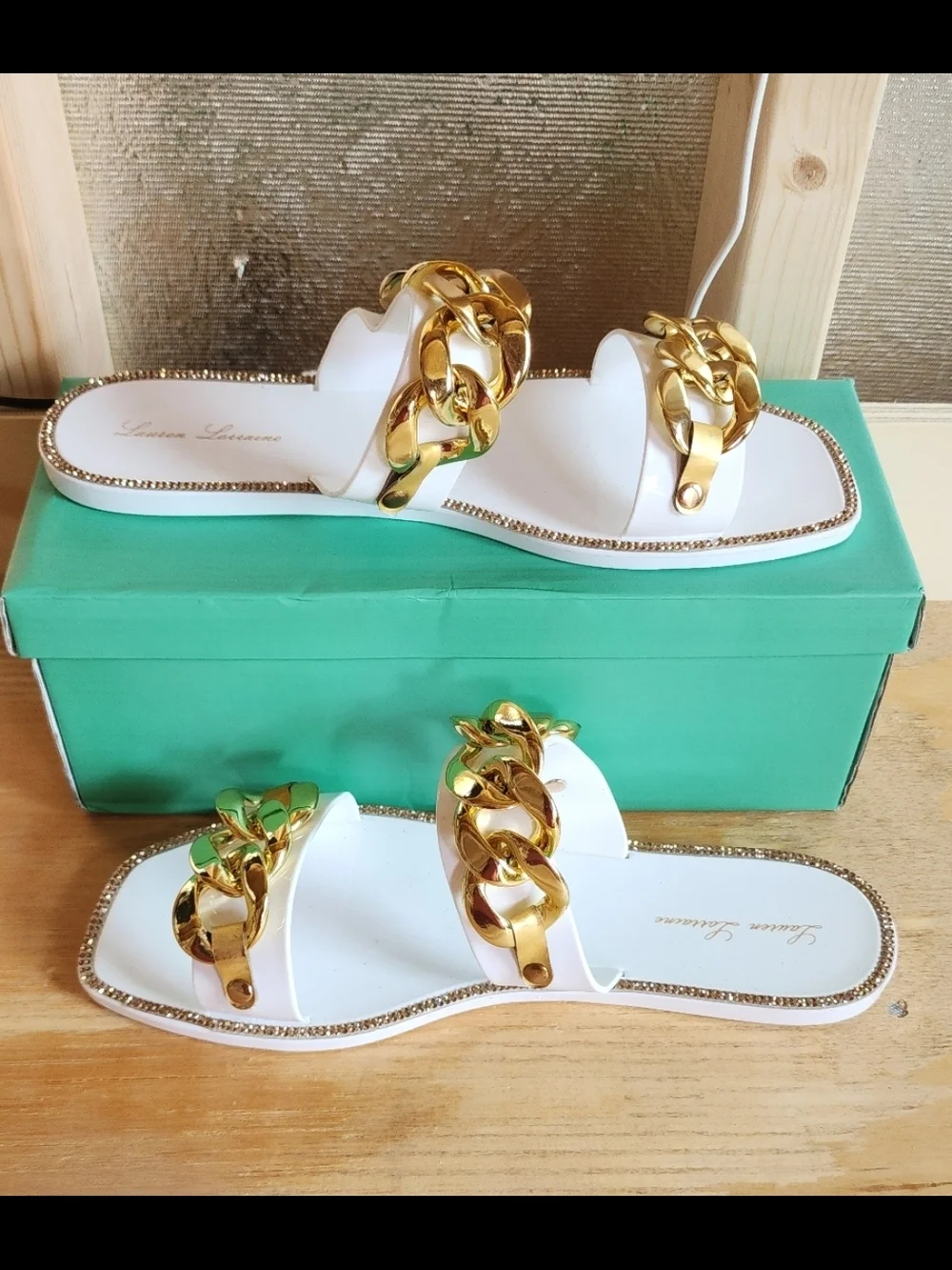 SOLD!!NEW! Lauren Lorraine White Slide Sandals with Gold Chain Accent,Sz 10, NWT - Picture 2 of 5